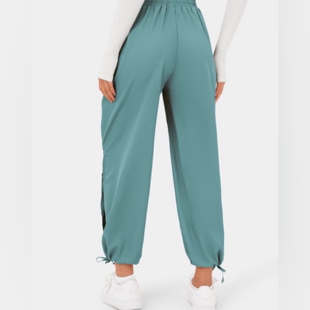 Halara High Waisted Drawstring Side Pocket Split Hem Quick Dry Casual Joggers